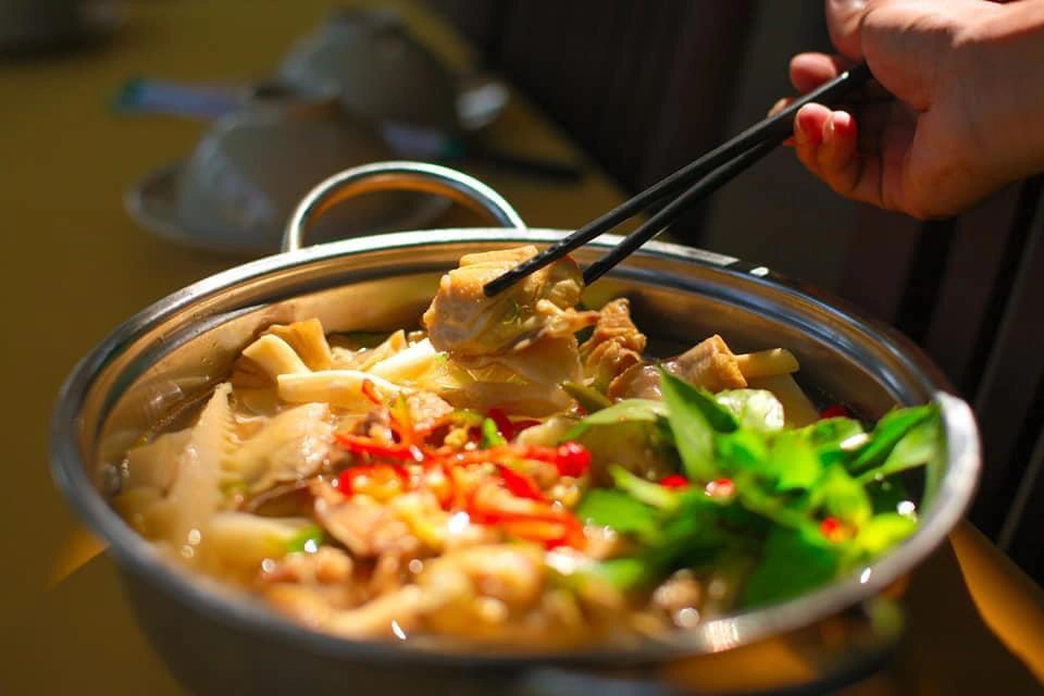 Lẩu gà lá é Phú Yên - siêu dễ chế biến tại nhà